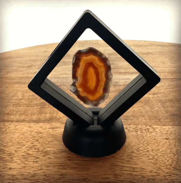 Agaatschijf in houder Stone red